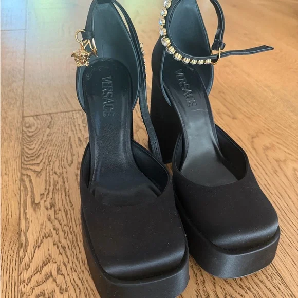 Versace Black and Gold Women's Heels - Picture 3 of 5